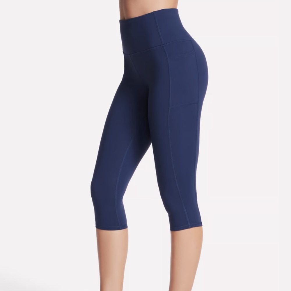 Skechers High-Waisted Navy Capri Leggings